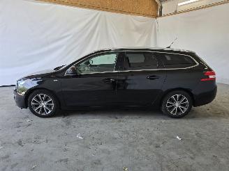 Peugeot 308 1.2 PureTech Style picture 4