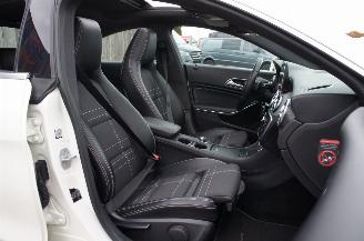 Mercedes Cla-klasse CLA 180d Airco Cruise Navi Pano Bi-Xenon 80KW Euro 6 picture 9