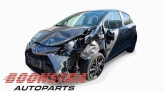 Vrakbiler auto Toyota Yaris Yaris III (P13), Hatchback, 2010 / 2020 1.5 16V Hybrid 2018/1