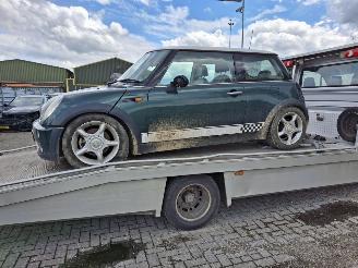Uttjänta bilar auto Mini Cooper 1.6 2005/10