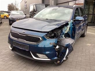 Coche siniestrado Kia Niro Niro I (DE), SUV, 2016 / 2022 1.6 GDI Hybrid 2019/2