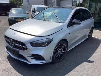 Vrakbiler auto Mercedes B-klasse B (W247), Hatchback, 2018 / 2026 1.3 B-250 e Turbo 16V 2021/3