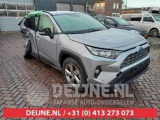 Vrakbiler auto Toyota Rav-4 RAV4 (A5), Terreinwagen, 2018 2.5 Hybrid 16V AWD 2020/1