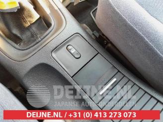 Nissan Primera Primera (P12), Hatchback, 2002 / 2008 1.8 16V picture 21