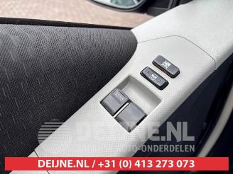 Toyota Yaris Yaris II (P9), Hatchback, 2005 / 2014 1.8 16V VVT-i TS picture 16