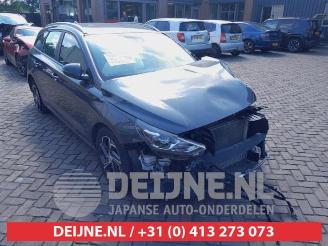 Coche siniestrado Hyundai I-30 i30 Wagon (PDEF5), Combi, 2017 1.0 T-GDI 12V 2022