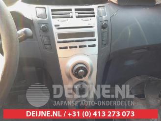 Toyota Yaris Yaris II (P9), Hatchback, 2005 / 2014 1.0 12V VVT-i picture 17