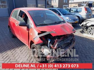 Coche siniestrado Toyota Yaris Yaris II (P9), Hatchback, 2005 / 2014 1.0 12V VVT-i 2010/9
