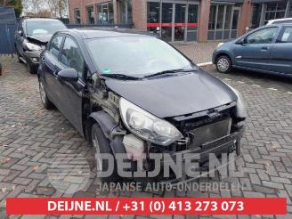 Vrakbiler auto Kia Rio Rio III (UB), Hatchback, 2011 / 2017 1.2 CVVT 16V 2012/5