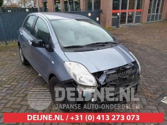 Uttjänta bilar auto Toyota Yaris Yaris II (P9), Hatchback, 2005 / 2014 1.33 16V Dual VVT-I 2010/9