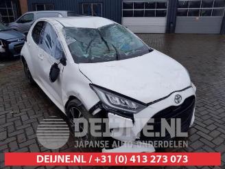 Vrakbiler auto Toyota Yaris Yaris IV (P21/PA1/PH1), Hatchback, 2020 1.5 12V Hybrid 115 2024/5