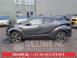 Toyota C-HR C-HR (X1,X5), SUV, 2016 1.8 16V Hybrid picture 4