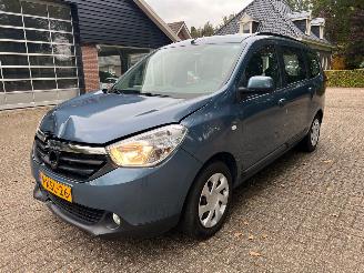 krockskadad bil auto Dacia Lodgy 1.2 TCe Laureate 5p 2014/10