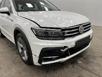 Volkswagen Tiguan 2.0 TDI DSG R-Line Panoramadak Navi Clima picture 19