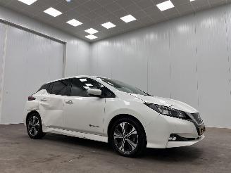 krockskadad bil auto Nissan Leaf Tekna 40 kWh Navi Clima 2019/4