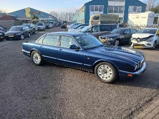 Jaguar Xj-6 XJ6 (X300) Sedan 3.2 24V (9JPGRB) [155kW] picture 2