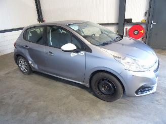 Peugeot 208 1.2 VTI picture 3