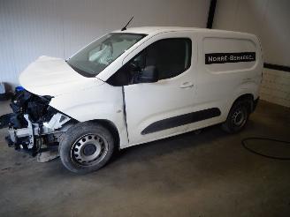 Autoverwertung Opel Combo 1.5 HDI AUTOMAAT 2022/3
