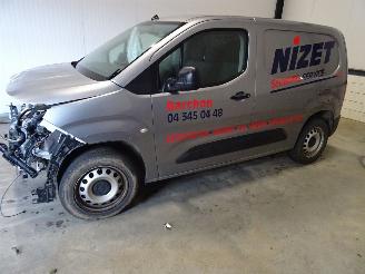 skadebil auto Citroën Berlingo 1.6 BLEU HDI 2020/10