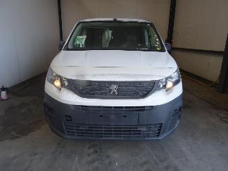 disassembly passenger cars Peugeot Partner 1.6 HDI 2022/12