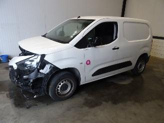 Uttjänta bilar auto Opel Combo 1.5 HDI 2022/9