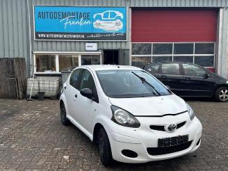Coche siniestrado Toyota Aygo Aygo (B10), Hatchback, 2005 / 2014 1.0 12V VVT-i 2011/2