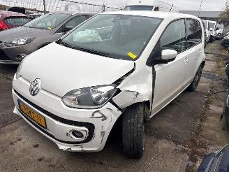  Volkswagen Up!  2013/10