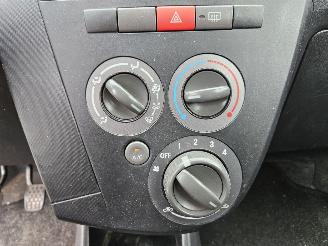 Daihatsu Cuore 1.0 12V DVVT Hatchback  Benzine 998cc 51kW (69pk) FWD picture 11