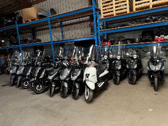 škoda koloběžky Sym  DIVERSE HELE JONGE SCOOTERS TE KOOP VAN ALLE MERKEN 2021/1