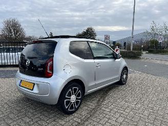 Volkswagen Up! 1.0 high up! Pano picture 9