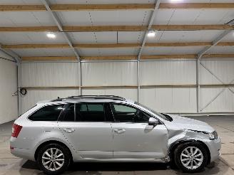 Skoda Octavia 1.6TDI 81kW Automaat Panoramadak picture 1