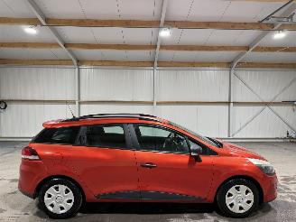 damaged passenger cars Renault Clio 1.5dCi 66kW Eco Authentique 2013/8
