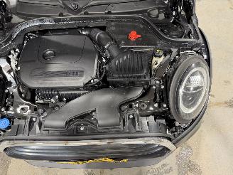 Mini Cooper 1.5 100kW Automaat Cooper Chili picture 29