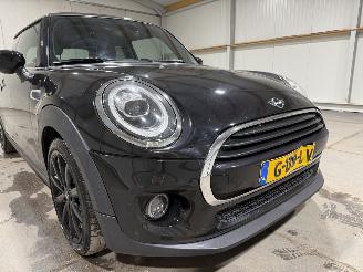 Mini Cooper 1.5 100kW Automaat Cooper Chili picture 22