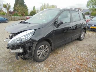skadebil auto Renault Grand-espace Grand Scénic 1.2 TCe Limited 7p. 2016/1