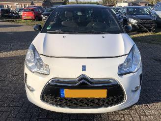 Citroën DS3 DS3 1.6 e-HDi So Chic picture 2