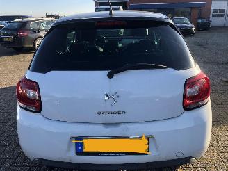 Citroën DS3 DS3 1.6 e-HDi So Chic picture 5