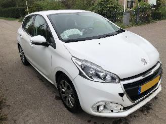 škoda osobní automobily Peugeot 208 208 1.5 BlueHDi Blue Lease Active 2019/6
