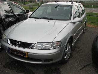 Vrakbiler auto Opel Vectra 1.8xe 1999/4