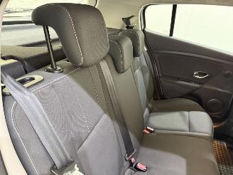 Renault Mégane HB 1.5 dCi FAP Dynamique picture 16