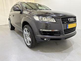 krockskadad bil auto Audi Q7 4.2 FSI QUATTRO 5+2 Design 2006/11