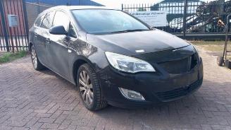 Autoverwertung Opel Astra Astra J Sports Tourer (PD8/PE8/PF8), Combi, 2010 / 2015 1.7 CDTi 16V 2011/6