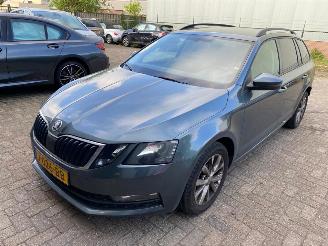 Coche accidentado Skoda Octavia Stationcar 1.0 TSI Business Edition 2020/7