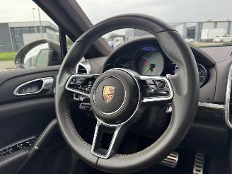 Porsche Cayenne S E-HYBRID Panorama Xenon Leder Voll picture 19