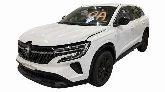 Vaurioauto  passenger cars Renault Austral Micro Hybrid 2021/12