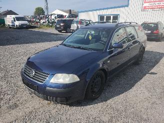 skadebil auto Volkswagen Passat 3BG 1.8T Blauw LB5N Onderdelen EHV Bak 2002/2