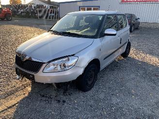 Uttjänta bilar auto Skoda Fabia 1.2 THP Zilver LA7W Onderdelen CGPB Motor 2012/6