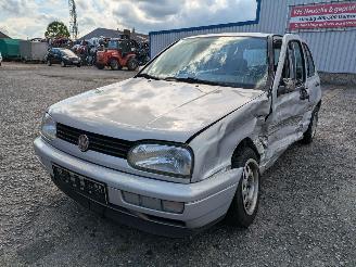 Vrakbiler auto Volkswagen Golf 1.6 1997/4
