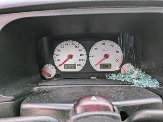 Volkswagen Golf 1.6 picture 12