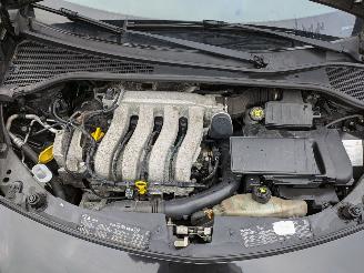 Renault Clio 1.6 picture 15